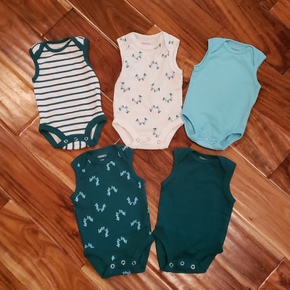 Set of 5 Hanes onesies.